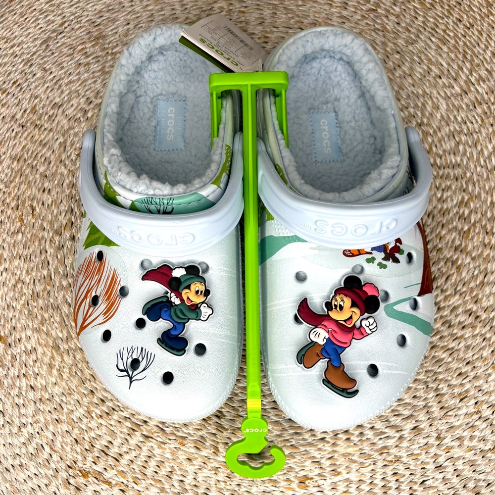 NEW 2023 Mickey Mouse and Friends Homestead lined Clogs for Adults Crocs M 4 W 6